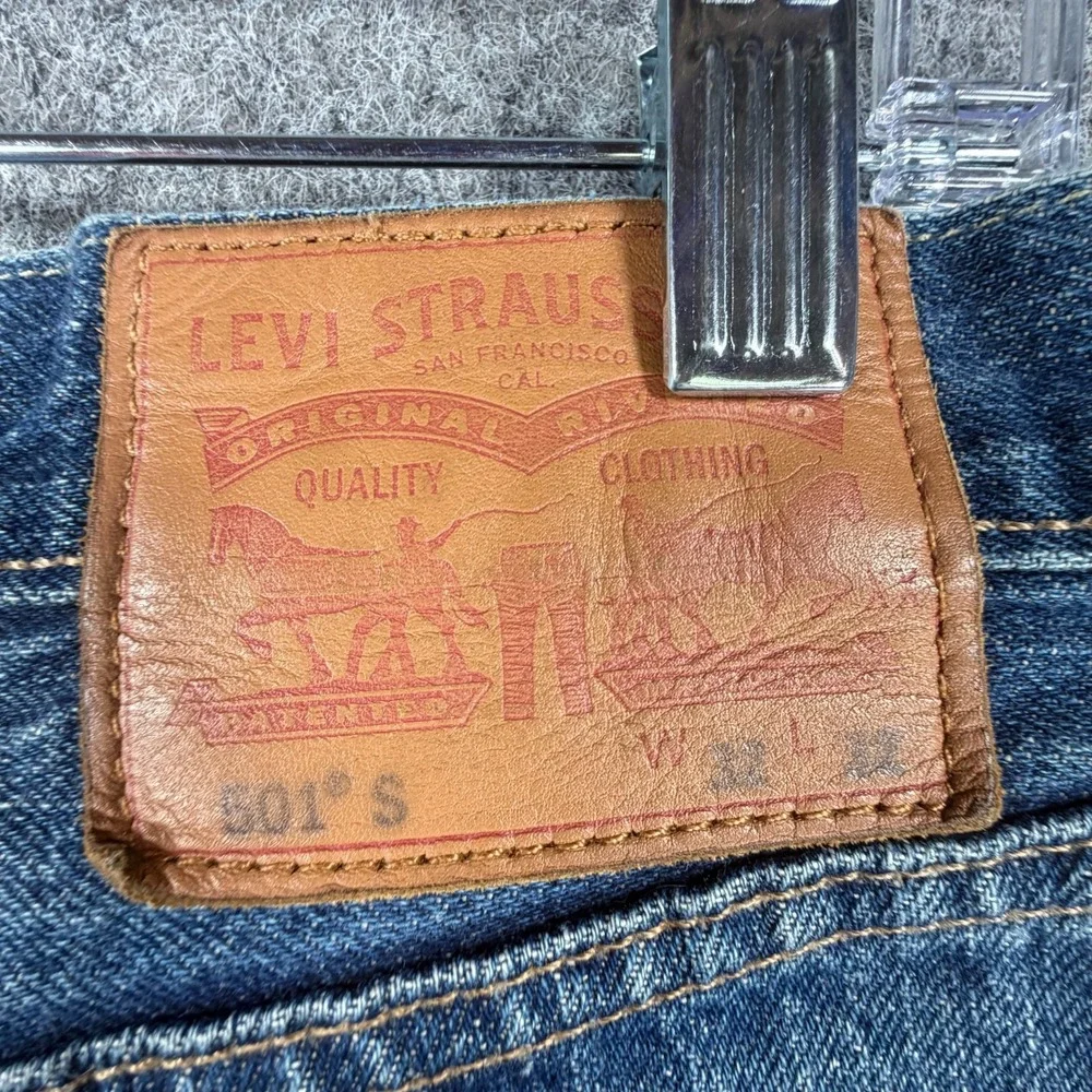 Levi's 501 Original Fit Jeans Mens 32x32 Blue Medium Wash Straight Button Fly